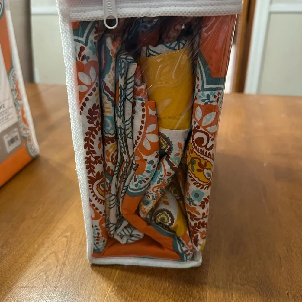 Harley Cotton Duvet Cover Set - Orange and White. Price is Firm - Picture 2 of 4
